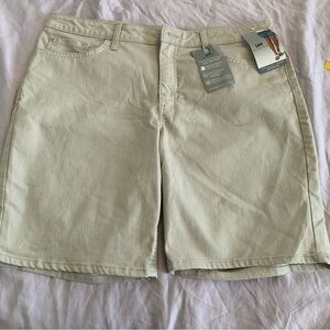 Lee Riders Womens Tan Midrise Bermuda Shorts 16 Medium Cotton blend NWT